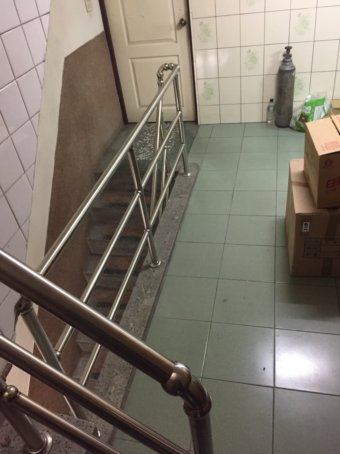 高雄新興區扶手