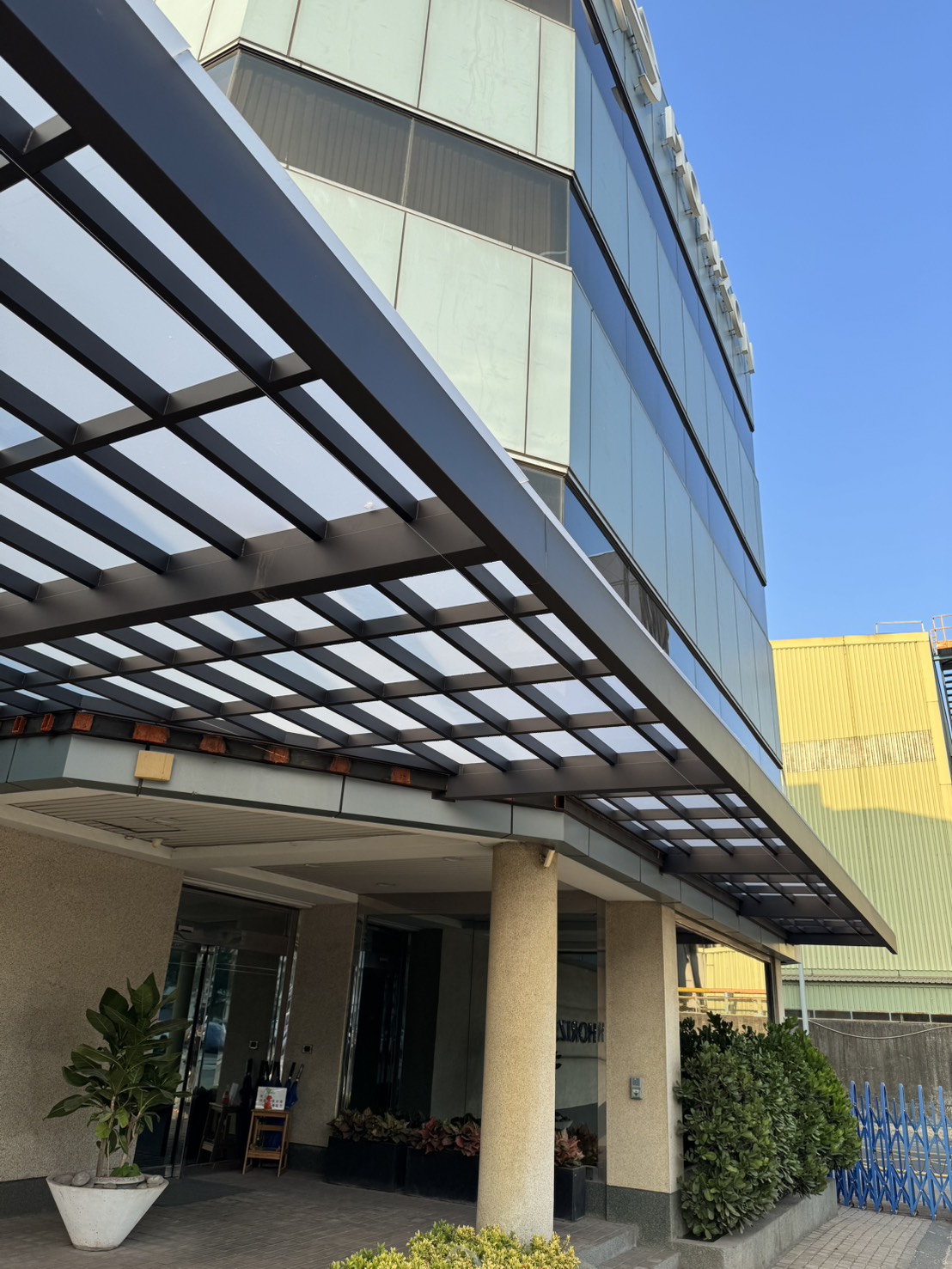 高雄茄萣區採光罩