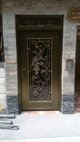 高雄茄萣區玄關門