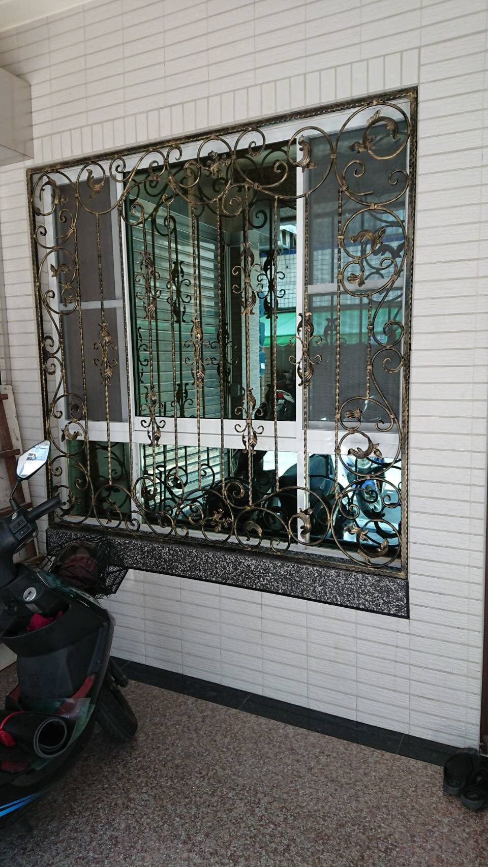 高雄小港區鍛造門窗